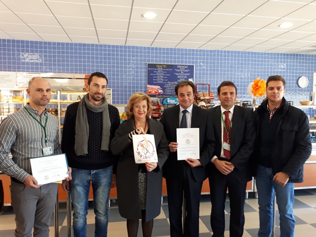 El Hospital Sierra de Segura colabora con Jaen Sin Gluten para garantizar una cocina sin gluten